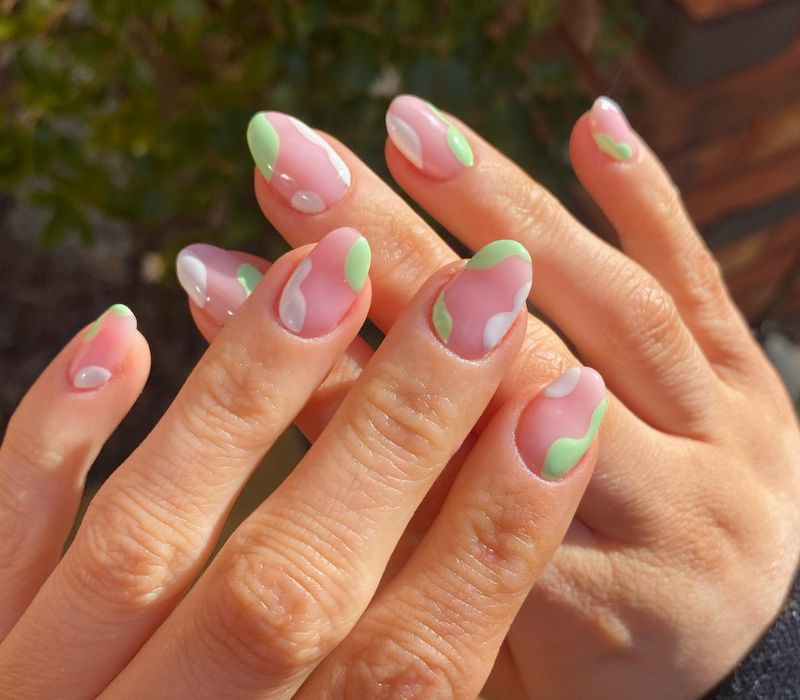 25+ Super-Easy Nail Designs for a Quick Manicure