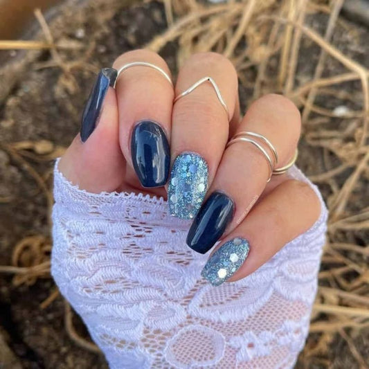 35+ Beautiful Glitter Nail Designs to Elevate Your Look