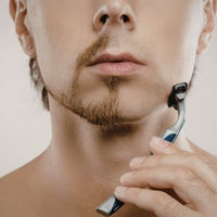 Best Tips on How to Choose a Grooming Kit for Men