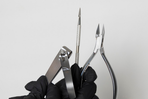 How to Maintain a Manicure Set