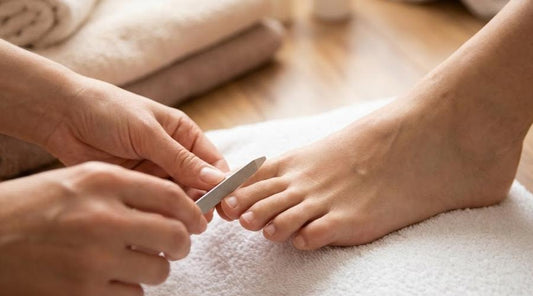 how to use toe nail clippers